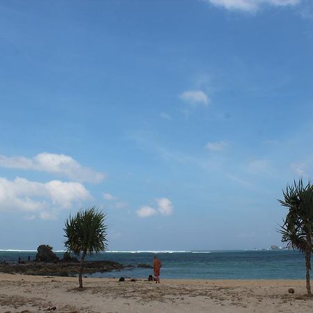 Tastura Beach Hotel Kuta  Экстерьер фото