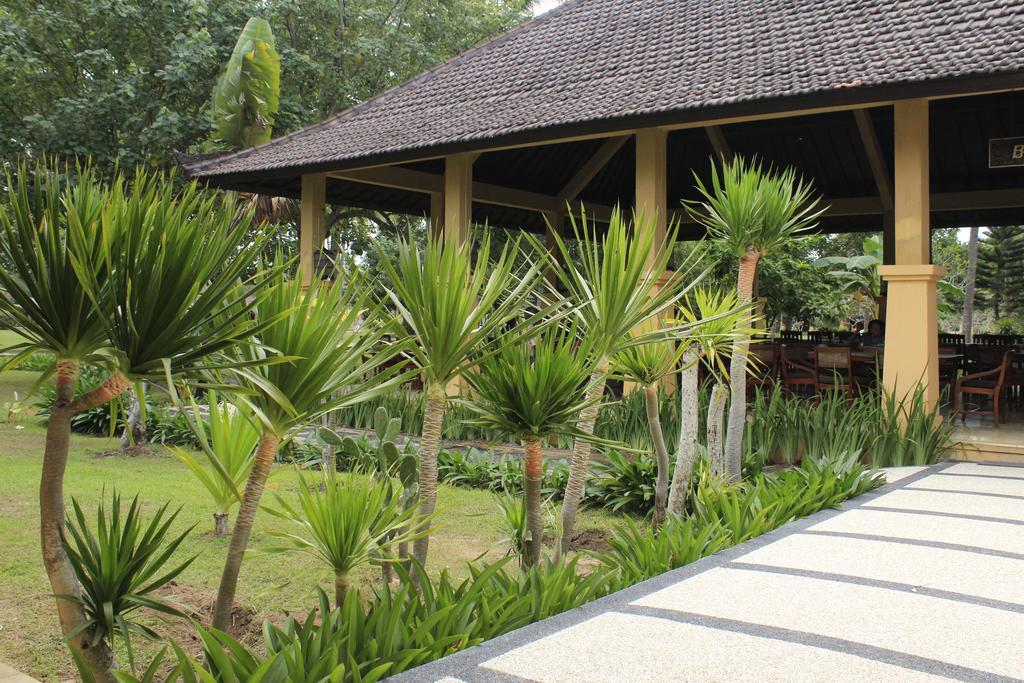 Tastura Beach Hotel Kuta  Экстерьер фото