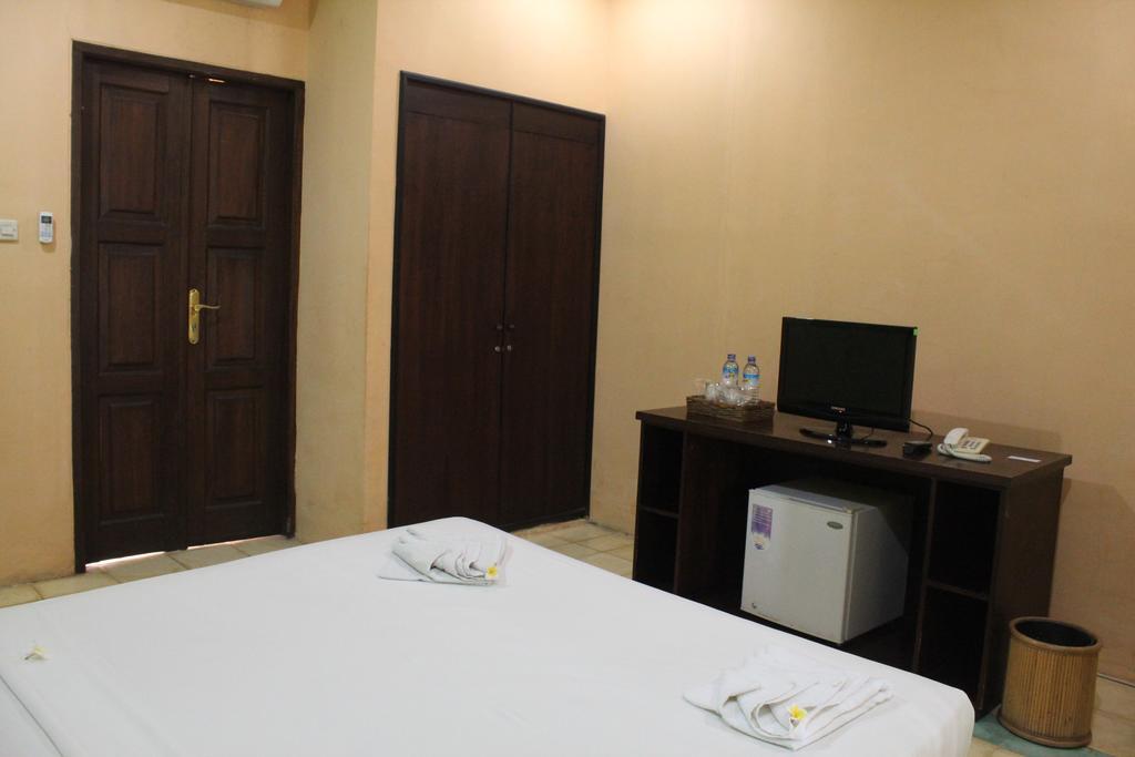 Tastura Beach Hotel Kuta  Экстерьер фото