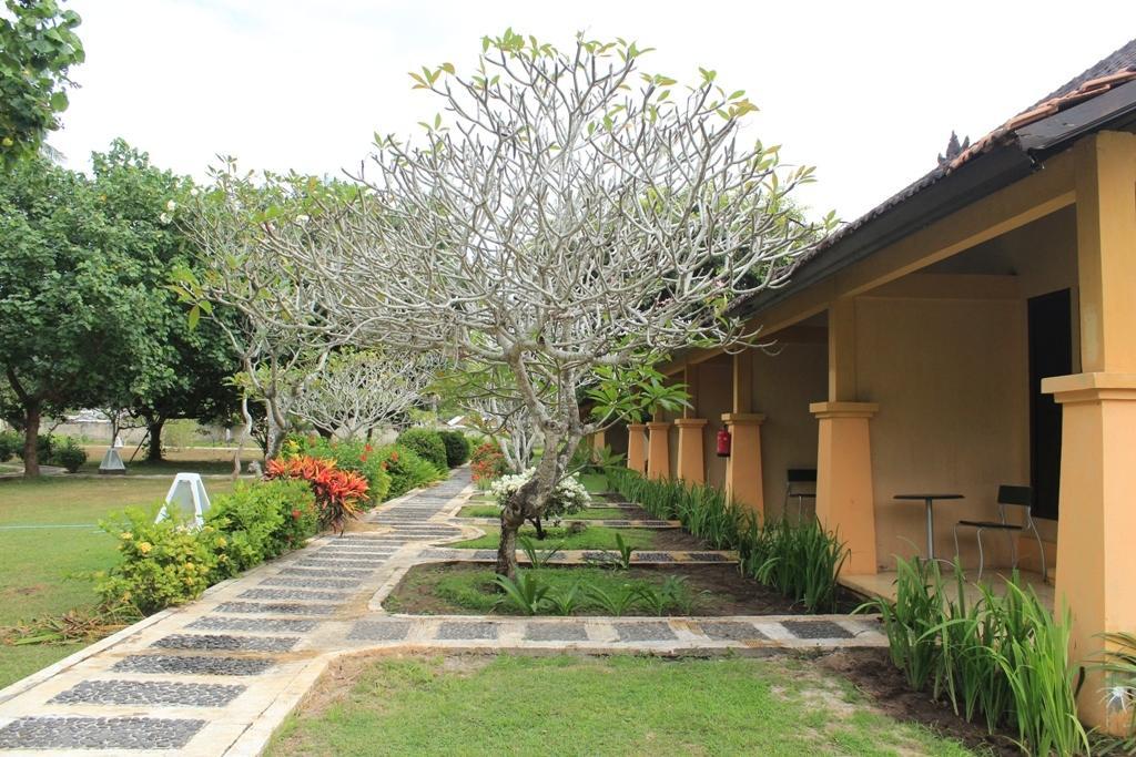 Tastura Beach Hotel Kuta  Экстерьер фото